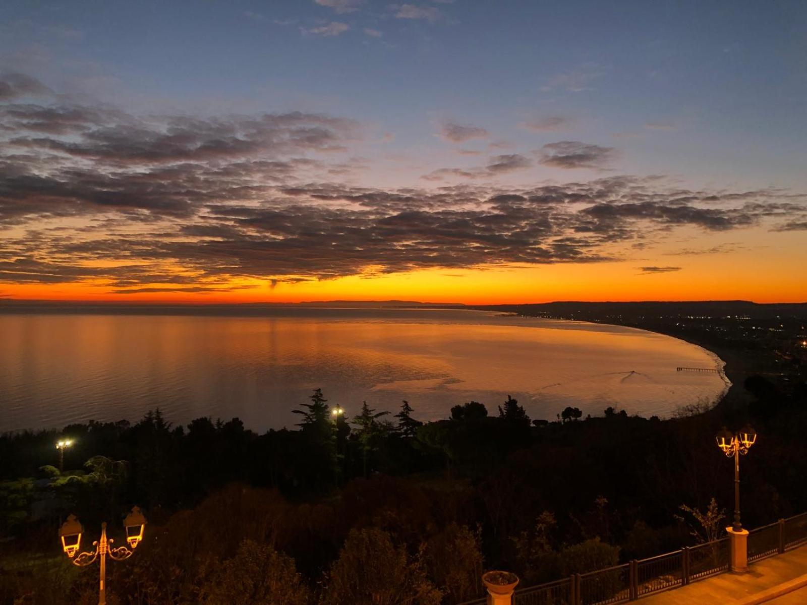 Bluonly Boutique B&B Vasto Bagian luar foto
