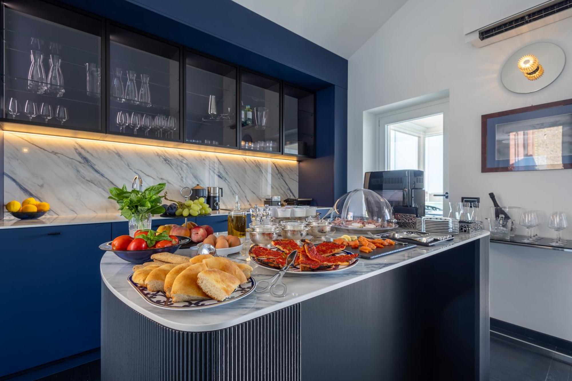 Bluonly Boutique B&B Vasto Bagian luar foto